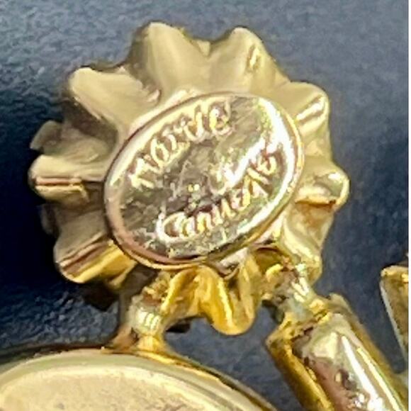 Hattie Carnegie Vintage Signed White Beaded Cluster Cha Cha Clip On Earrings - Picture 9 of 14